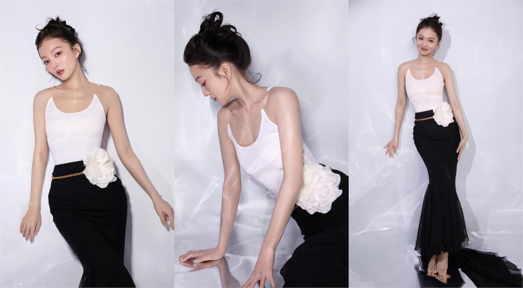 張韶涵登台唱《氧氣》!演出服肩帶斷裂畫面曝 啪!張韶涵登台唱《氧氣》美人魚裝「肩帶斷裂」震撼畫面流出4千網看傻