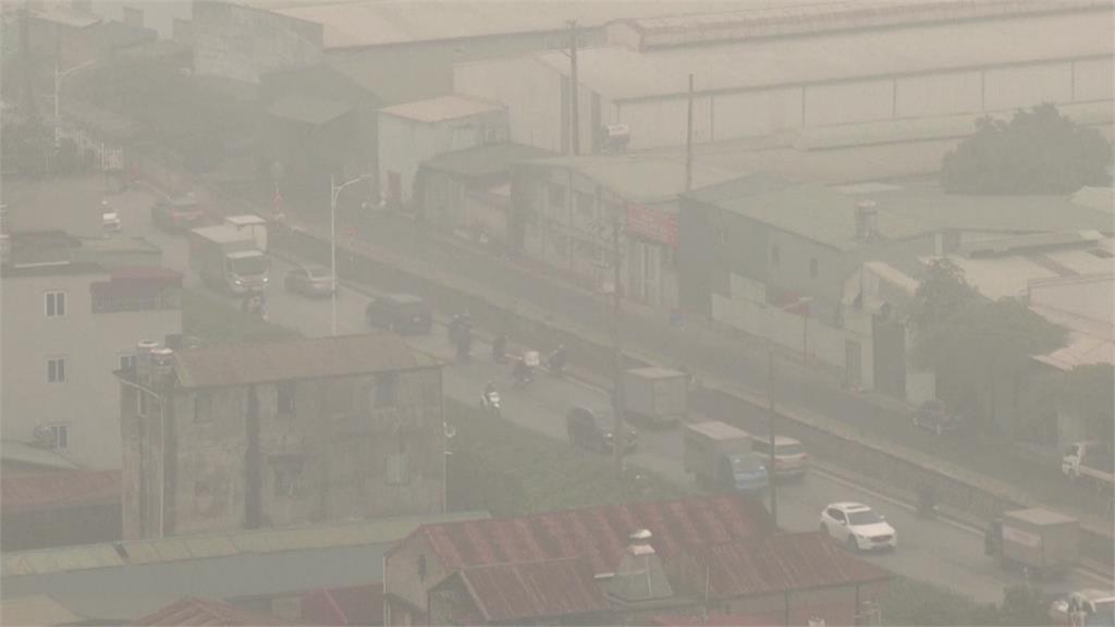 空污嚴重！越南河內機場霧茫茫　班機轉降、誤點