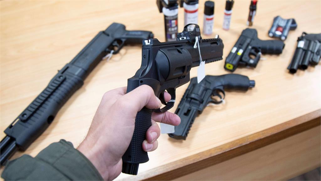 11歲童不爽生日當天Switch被沒收！他一槍「爆頭養父」洩憤…下場慘了