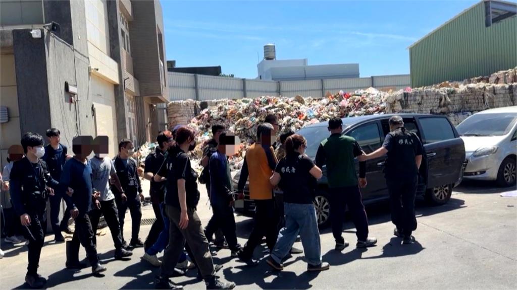 桃園資源回收廠遭攻堅 36非法移工遭逮