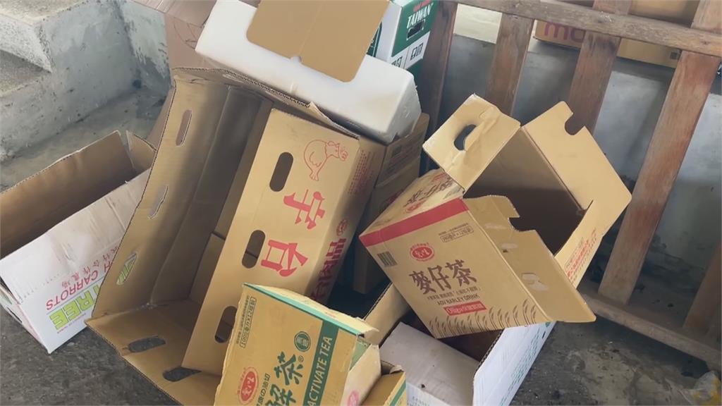 「廟會蟑螂」混入平安宴　狂打包飲料　遭廟方圍桌驅趕險爆衝突