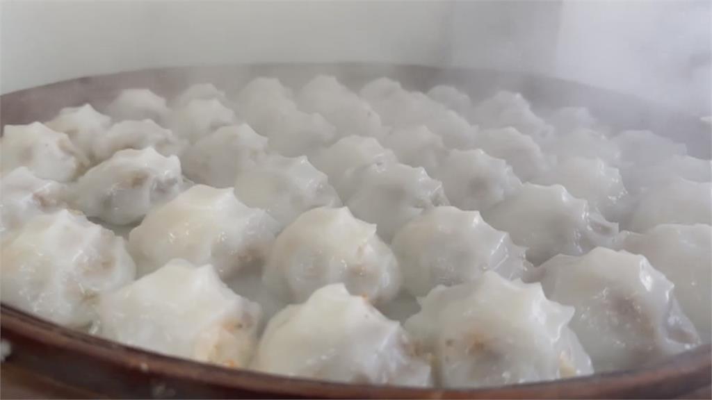肉圓要吃蒸的還是炸的?兩派開戰吵翻天⋯老饕曝決勝關鍵點:很難選