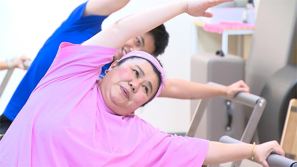 侯友宜揪林美秀「皮拉提斯」 新北運動中心祭母親節優惠