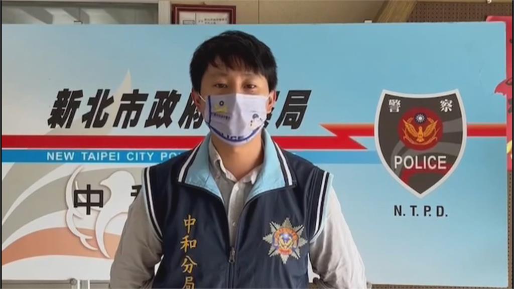 警局內比不雅手勢PO網　法官認定「表現自我」免罰！