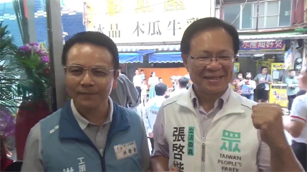 參選彰化縣長起手勢 邱建富與鄉親健行搏感情