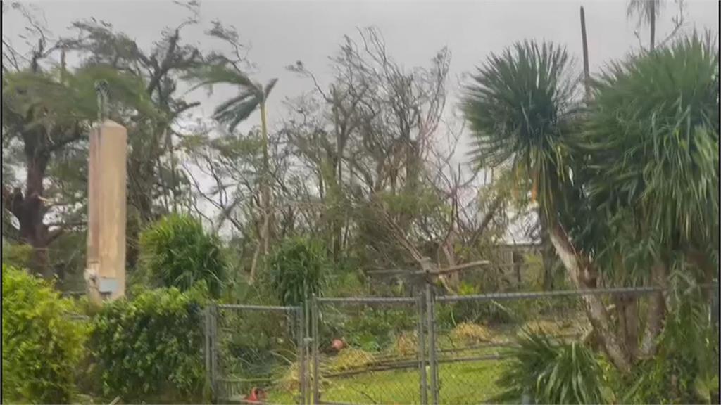 瑪娃襲關島！20年最強颱　關島幾乎全島斷電