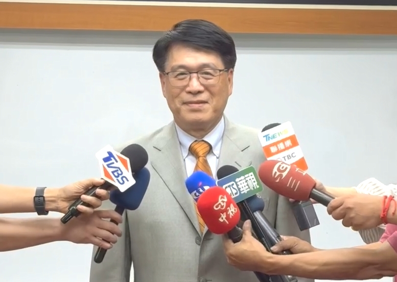 盧秀燕稱倒閣合併年底選戰　游盈隆：機會比天塌大一點