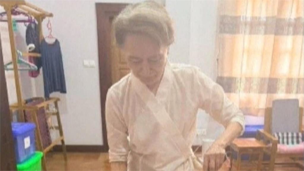 還活著！翁山蘇姬見紅十字代表　緬甸政府秀兩人握手照