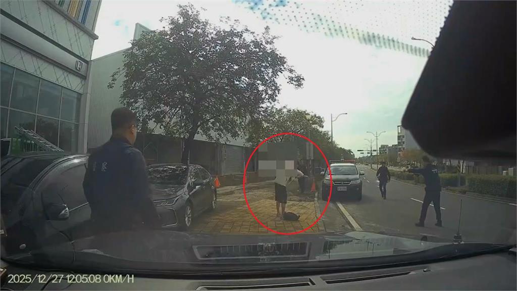 快新聞／嚇死人！彰化員林鬧區驚見持刀男　警方19分鐘內火速制伏