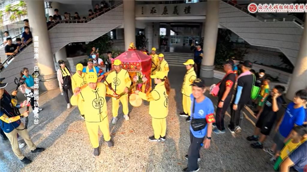 白沙屯媽祖進香抵達雲林 香燈腳大軍擠爆西螺大橋超壯觀