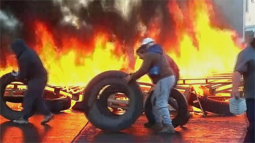 不滿紓困補助只給大公司　智利家計型漁民燒輪胎抗議