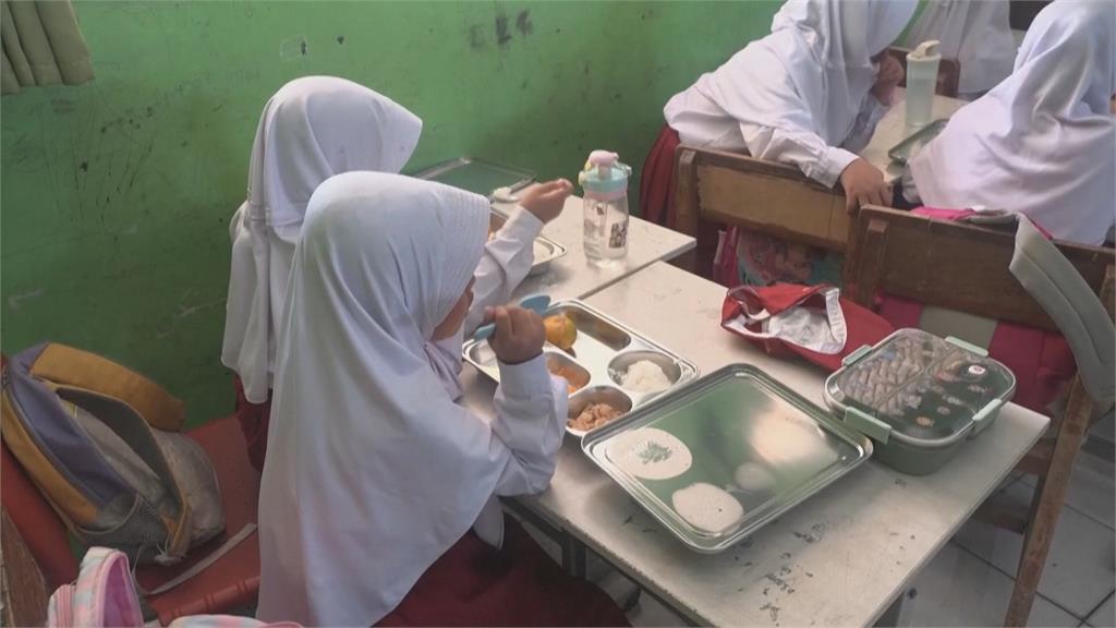 印尼推「免費營養餐食」計畫 減緩學童發育遲緩問題