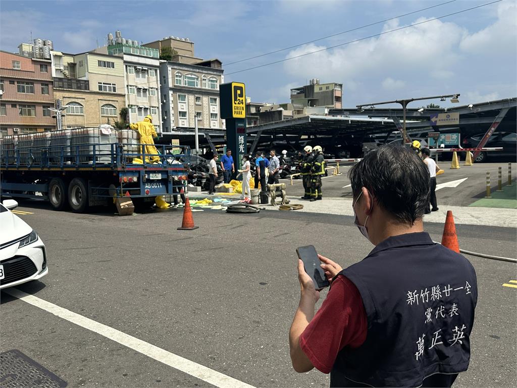 湖口仁和路硝酸銅洩漏　液體滲漏30公尺影響交通