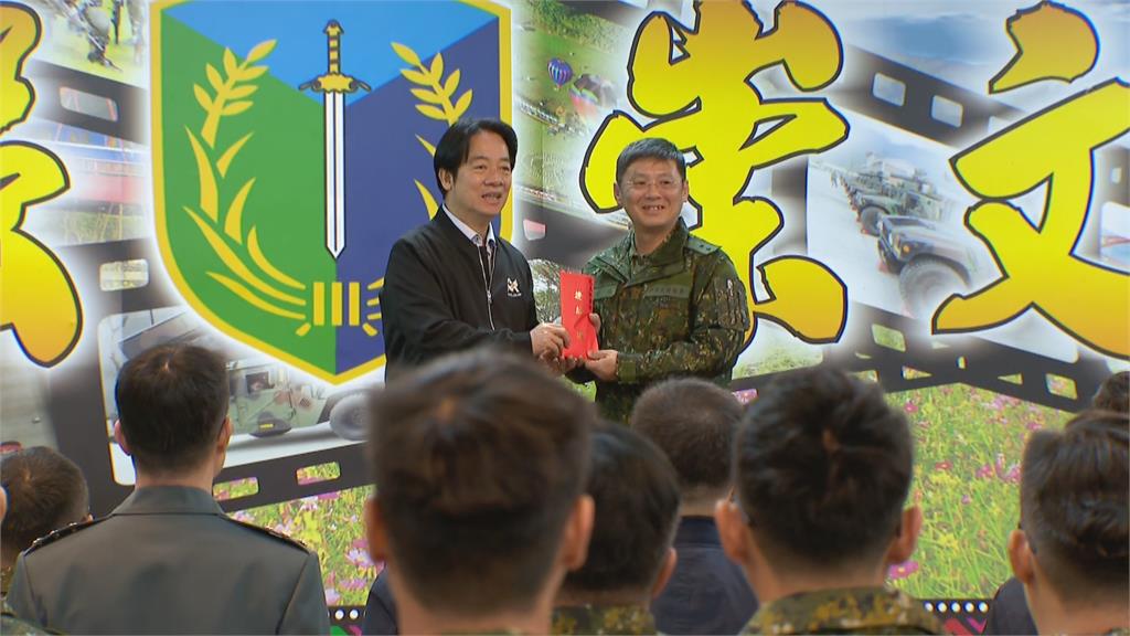 賴清德親赴花蓮打氣！官兵「鏟子超人」臂章超吸睛3大元素紀錄災後曙光