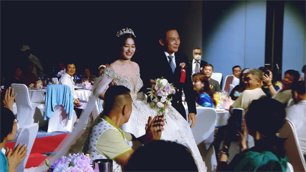 「黃金歲月」胡鴻達愛女出嫁 陳美鳳領眾星到場祝福