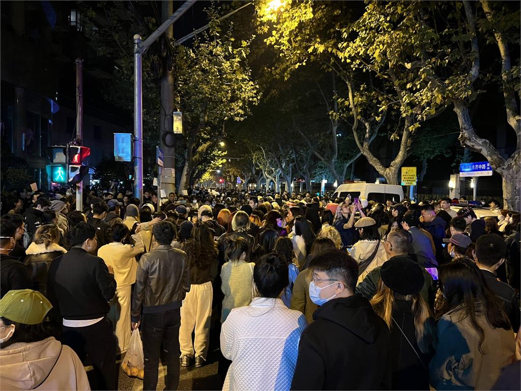 不滿中共封控政策！上海人群組怒喊口號：佔領市政府、加入中華民國