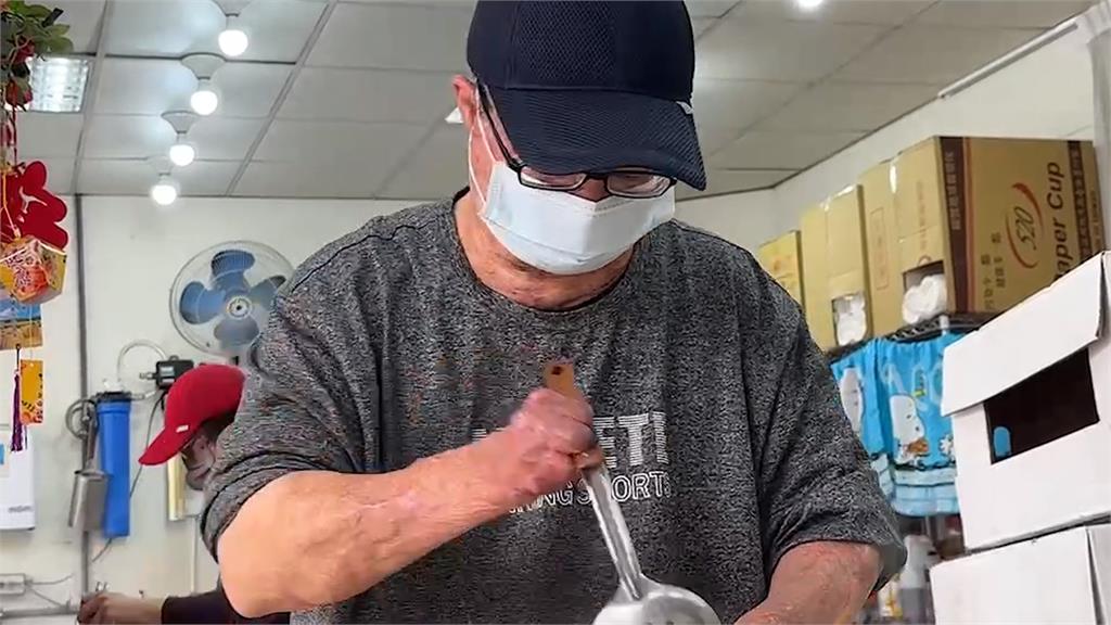 愛心餐亂象!百人揪團領免錢甜不辣 截肢老闆嘆:善心被潑冷水