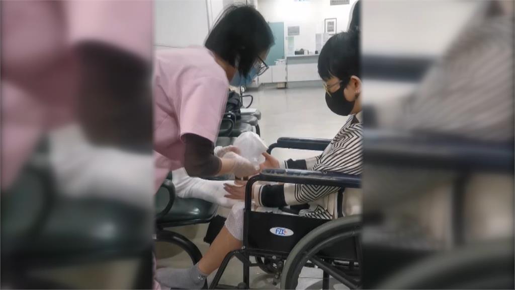 女星周思潔台中騎樓摔到骨裂 跛腳停工3個月