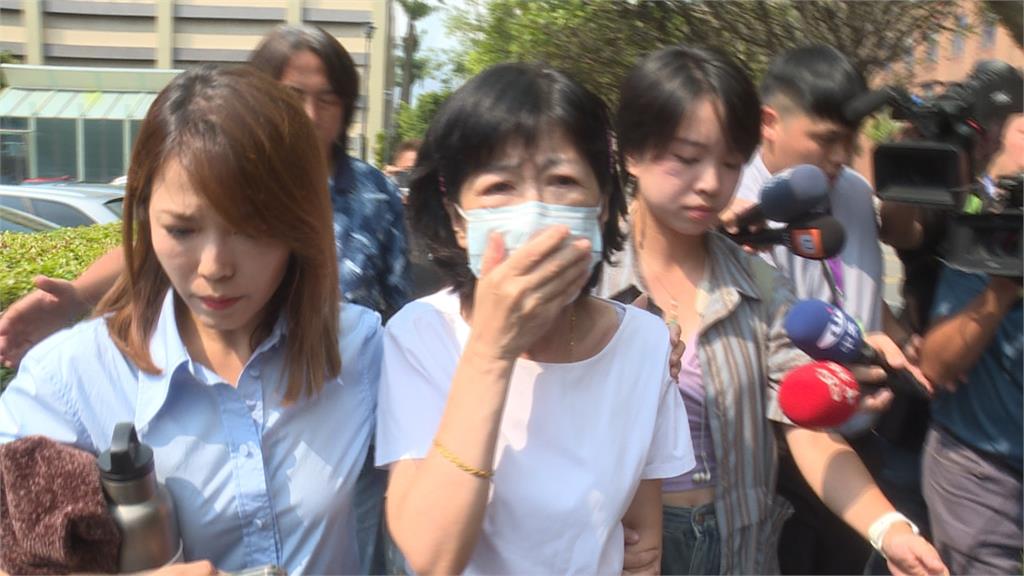 聲請具保停押！　柯哽咽傲慢之氣已被馴服　陳佩琪庭外泣訴