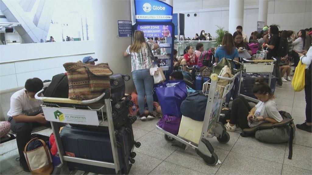 馬尼拉機場再度停電 航廈沒冷氣旅客生悶氣
