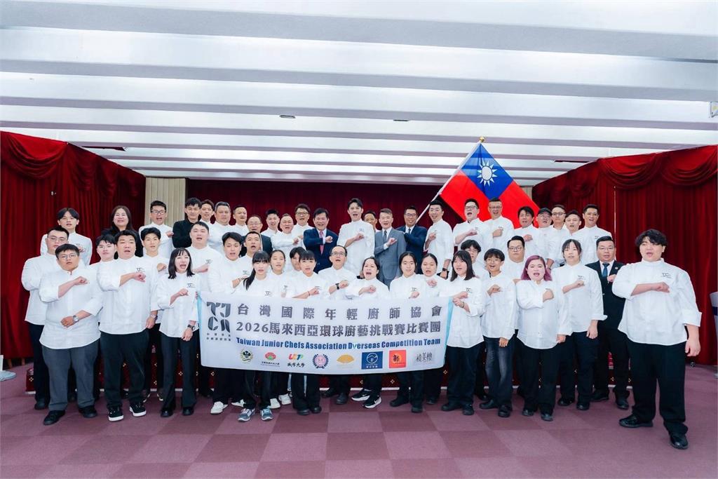 台灣隊橫掃國際廚藝賽！選手揮國旗竟遭制止「當場被收走」　他高EQ「1句話」反殺