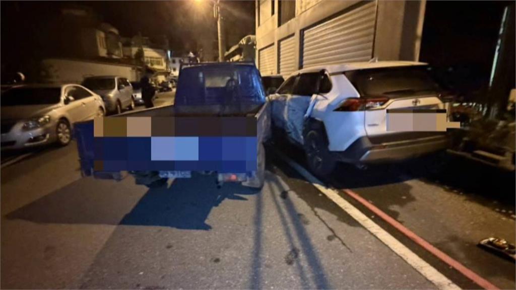 砰！小貨車暴衝連撞３車　肇事駕駛：恍神加上緊張釀禍