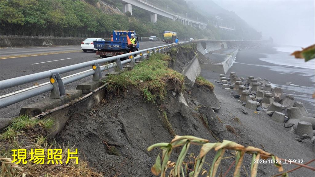 快新聞／畫面曝光網嚇傻！多良車站驚傳地基遭大浪掏空　公路局急澄清：僅覆土流失