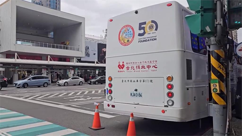 基隆人瑞公車站暈倒OHCA　休假消防火速CPR將人救回