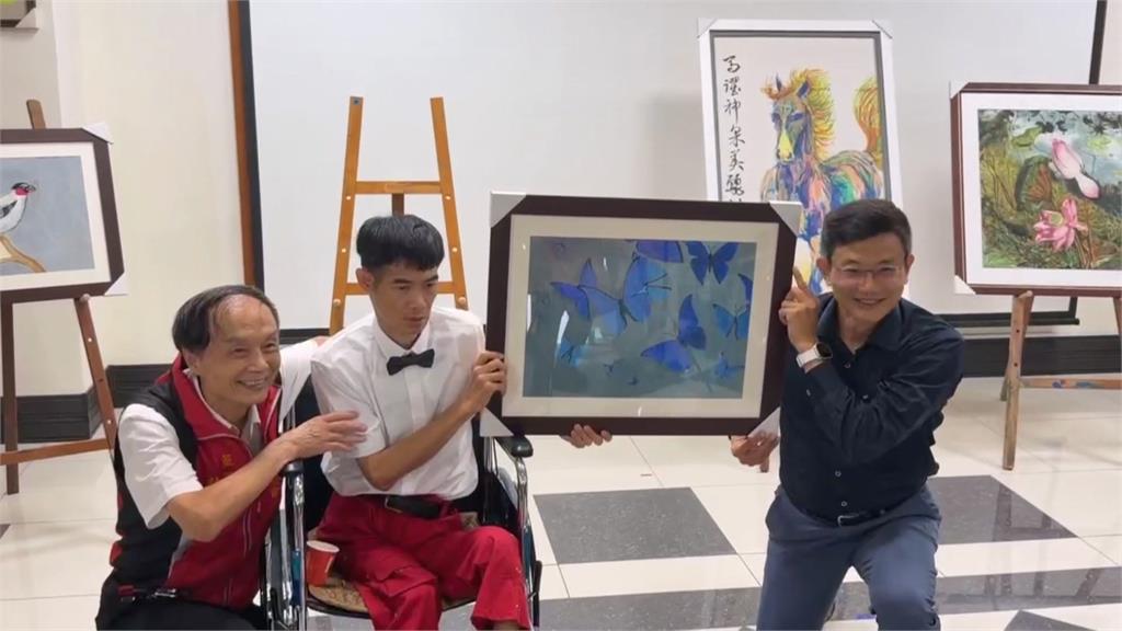 無聲的生命力！「聾啞畫家」劉慶源首開畫展　畫出百萬愛心