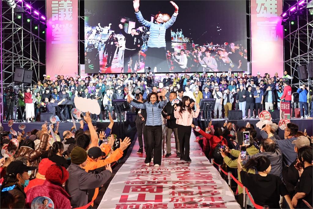 快新聞／抗癌重生拚高雄市長！初選造勢萬人集結　邱議瑩振奮喊：我準備好了
