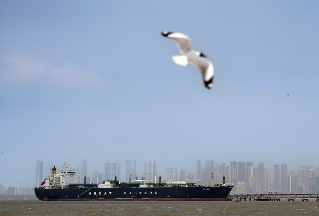 川普揚言「文明毀滅」驚動股市!「這國」急勸延後兩週 美股收盤低點反彈