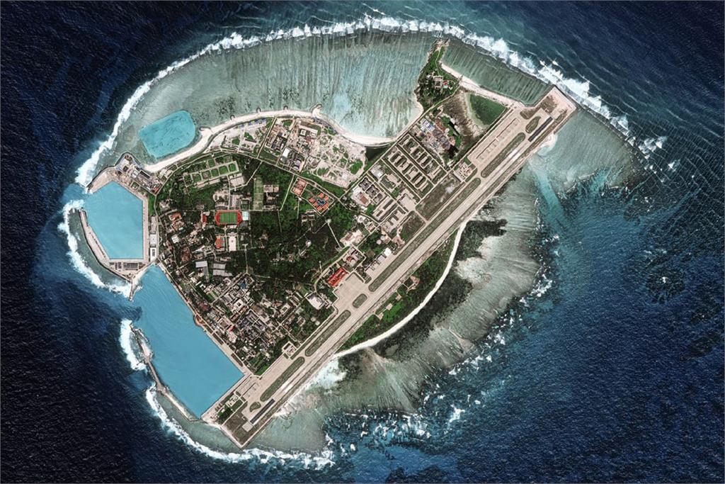 快新聞／強硬擴張！中國南海小島「蓋大型購物中心」　25日落成啟用