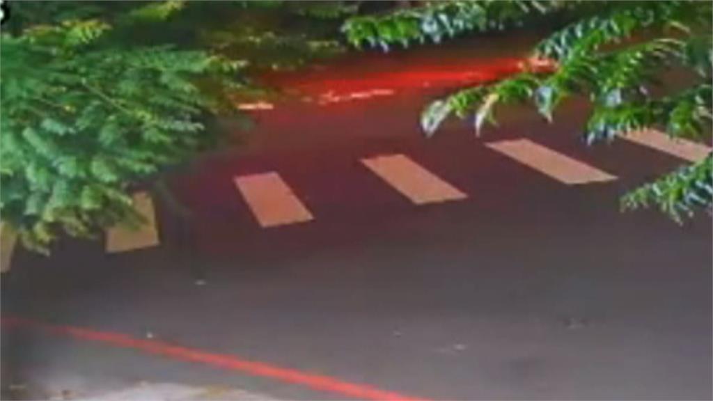 車行老闆橫越馬路遭撞飛亡 身分竟是台版"豆豆先生"