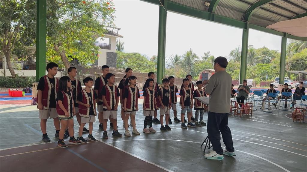 高雄五星飯店偏鄉送愛 主廚團隊親赴建山國小煮營養午餐