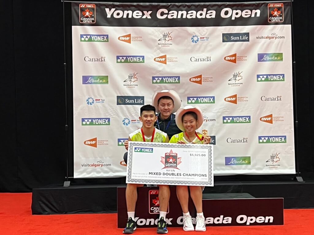 葉宏蔚李佳馨擊退頭號種子　加拿大羽賽混雙奪冠