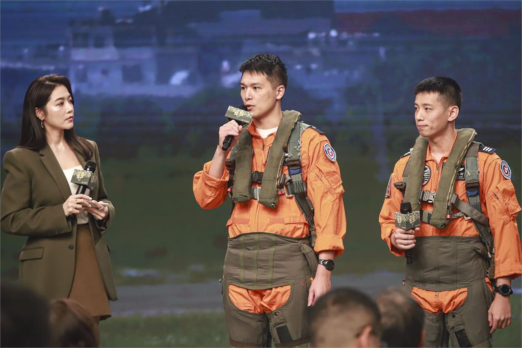 全新一季《能戰!全民新視界》專業軍事旗艦節目開播!宜芳體驗30公斤水下作業裝備