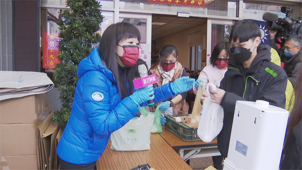 免費送雞蛋!蔡淑君發送4千顆雞蛋 排隊人龍逾3百公尺