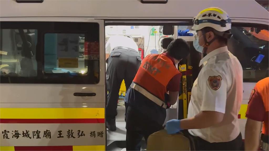 未禮讓行人?視線死角? 國光客運右轉撞斑馬線行人