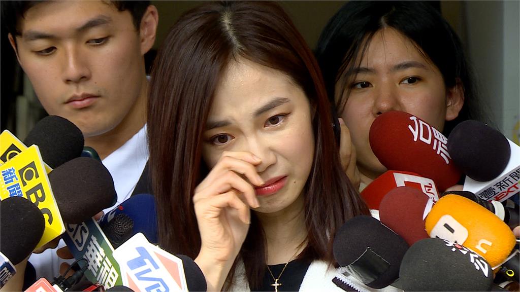 楊寶楨淚辭民眾黨發言人 徐巧芯爆藍營「詢問動向」
