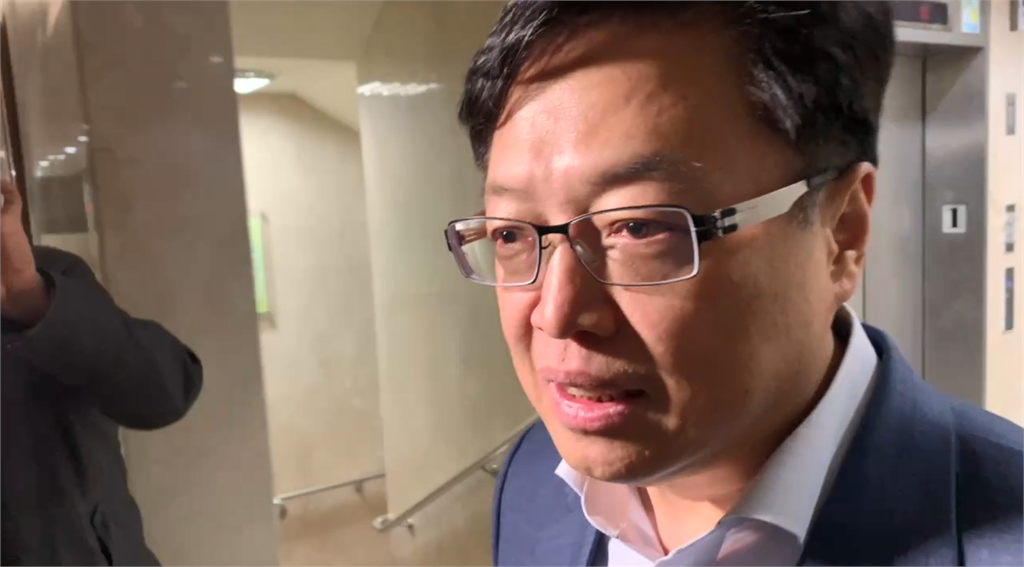 快新聞/彭振聲獲500萬交保 律師帶現金衝北院辦保