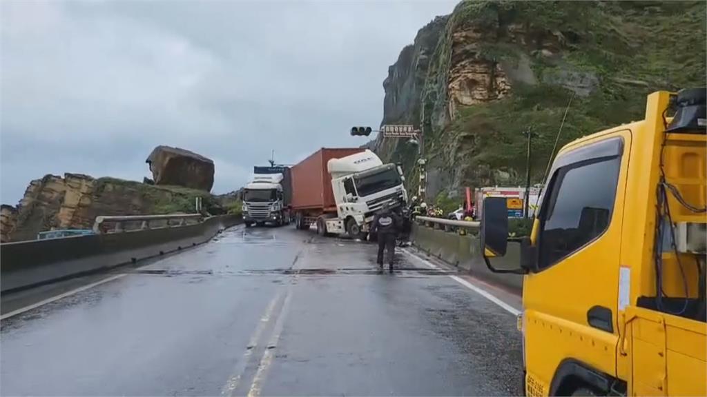 瑞芳濱海公路嚴重車禍！大貨車對撞轎車釀一死