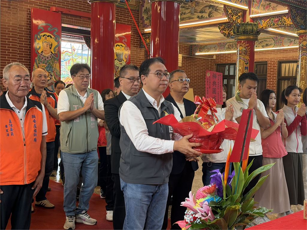 徐國勇曝與桃園41年淵源! 與黃世杰揭總統贈匾、祈願順利當選