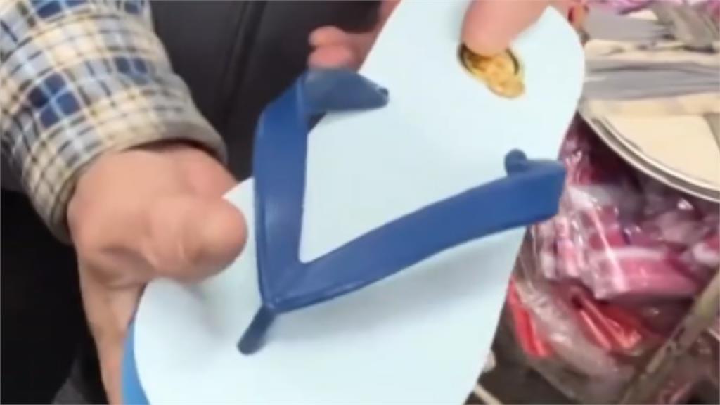 搭飛機穿「夾腳拖」全網讚舒服又方便　空服員揭「3款鞋」：是穿搭大忌！