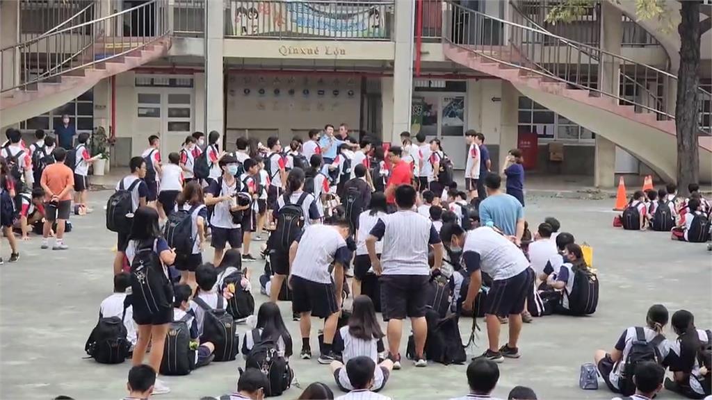 雙北「8時才宣布停班課」太晚?過來人揭「學生時期1回憶」:以前更擾民