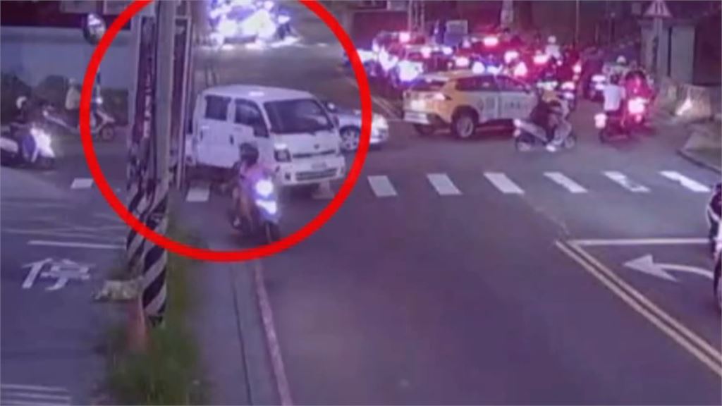 板橋貨車轉彎釀行糾！　騎士氣炸找朋友「點信號彈恐嚇」爆互毆