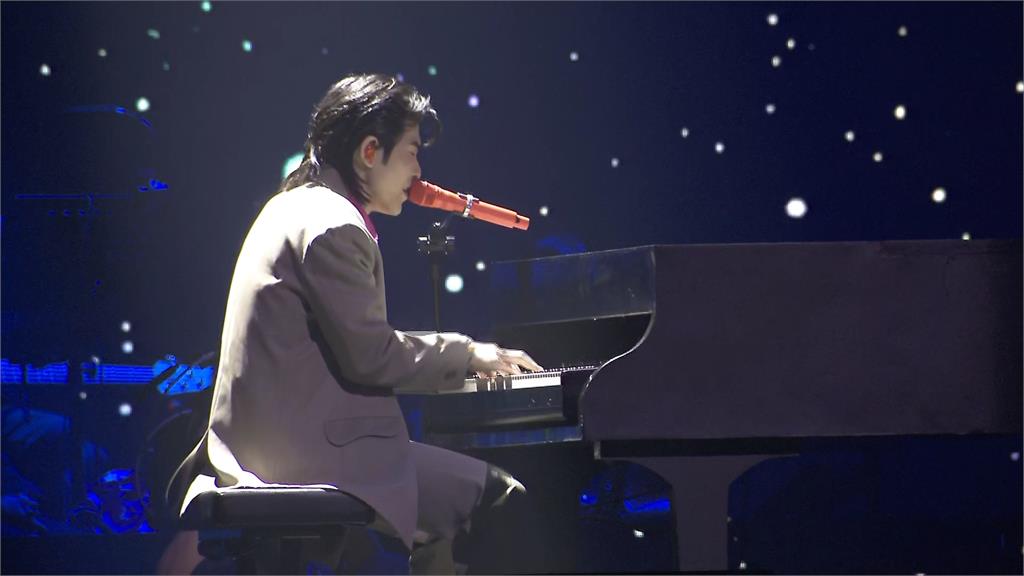 鑽石舞台之夜演唱會最終場　歌王蕭敬騰自彈自唱