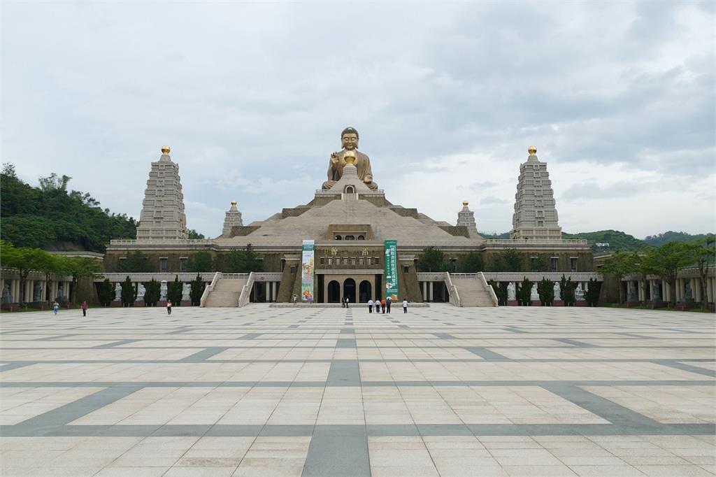 他問：「為何台灣寺廟比日韓醜？」掀熱議！網曝「3元凶」：拿掉會好很多