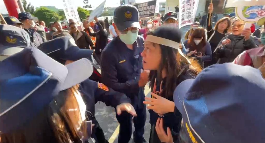 南投名間蓋垃圾焚化廠首場說明會 警民爆推擠衝突
