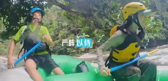 懶理國籍風波…歐陽娜娜中國遇急流「險翻船」真面目遭拍!本人變臉急喊1句