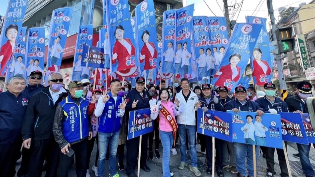 台中神岡拚戰!楊瓊瓔拜票拚連任 林佳龍扮母雞助選年輕女力謝子涵